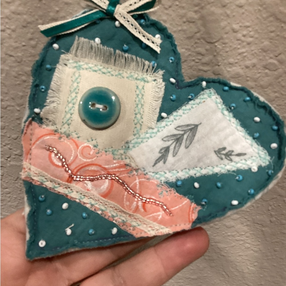 🎄Handmade Heart Ornament with Button Detail
